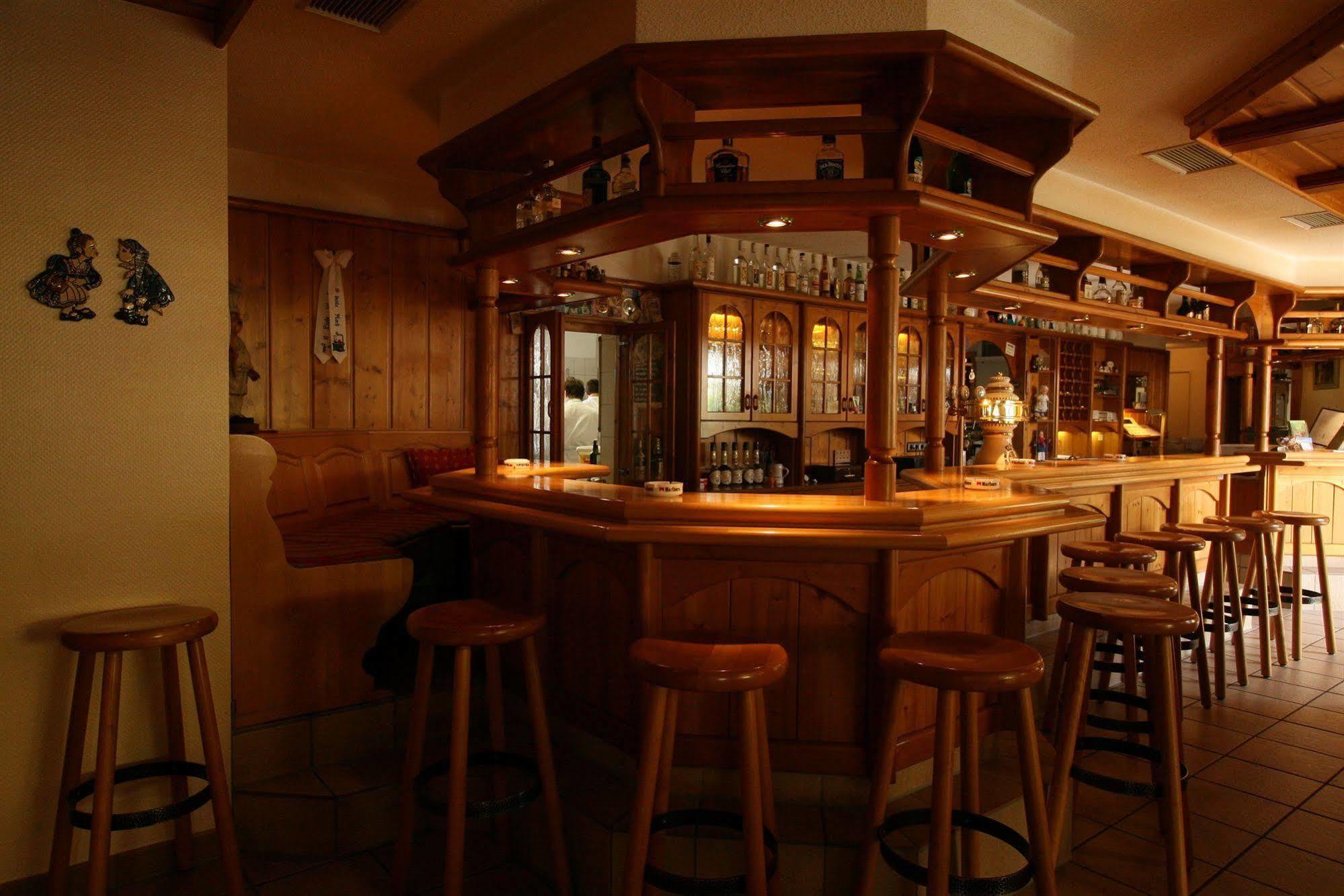Cölbe Hotel Company מראה חיצוני תמונה