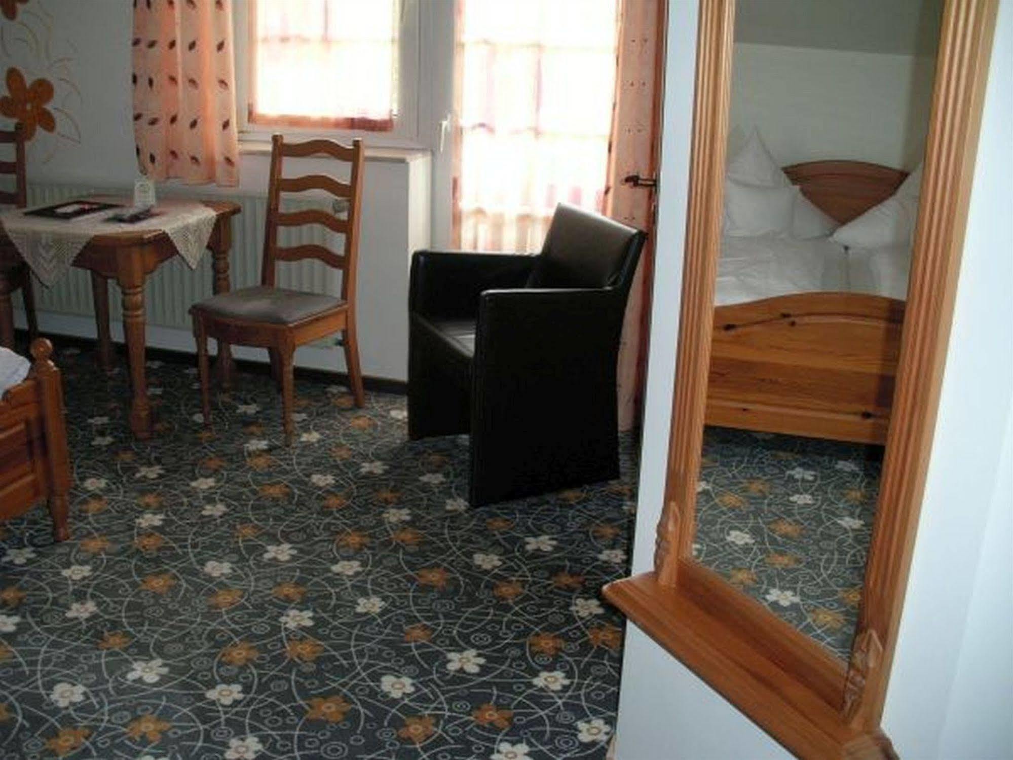 Cölbe Hotel Company מראה חיצוני תמונה